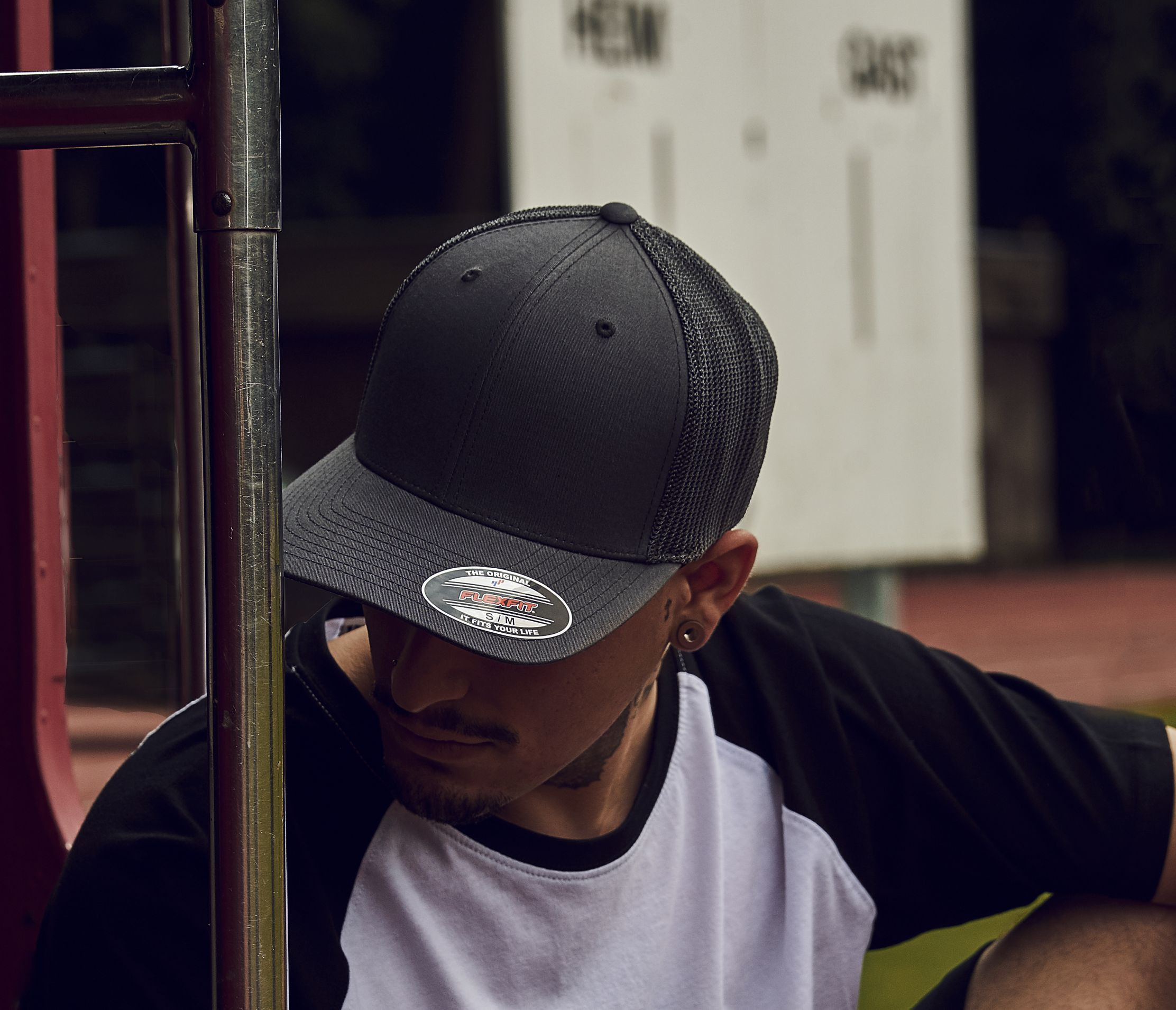 FLEXFIT TRUCKER MESH CAP