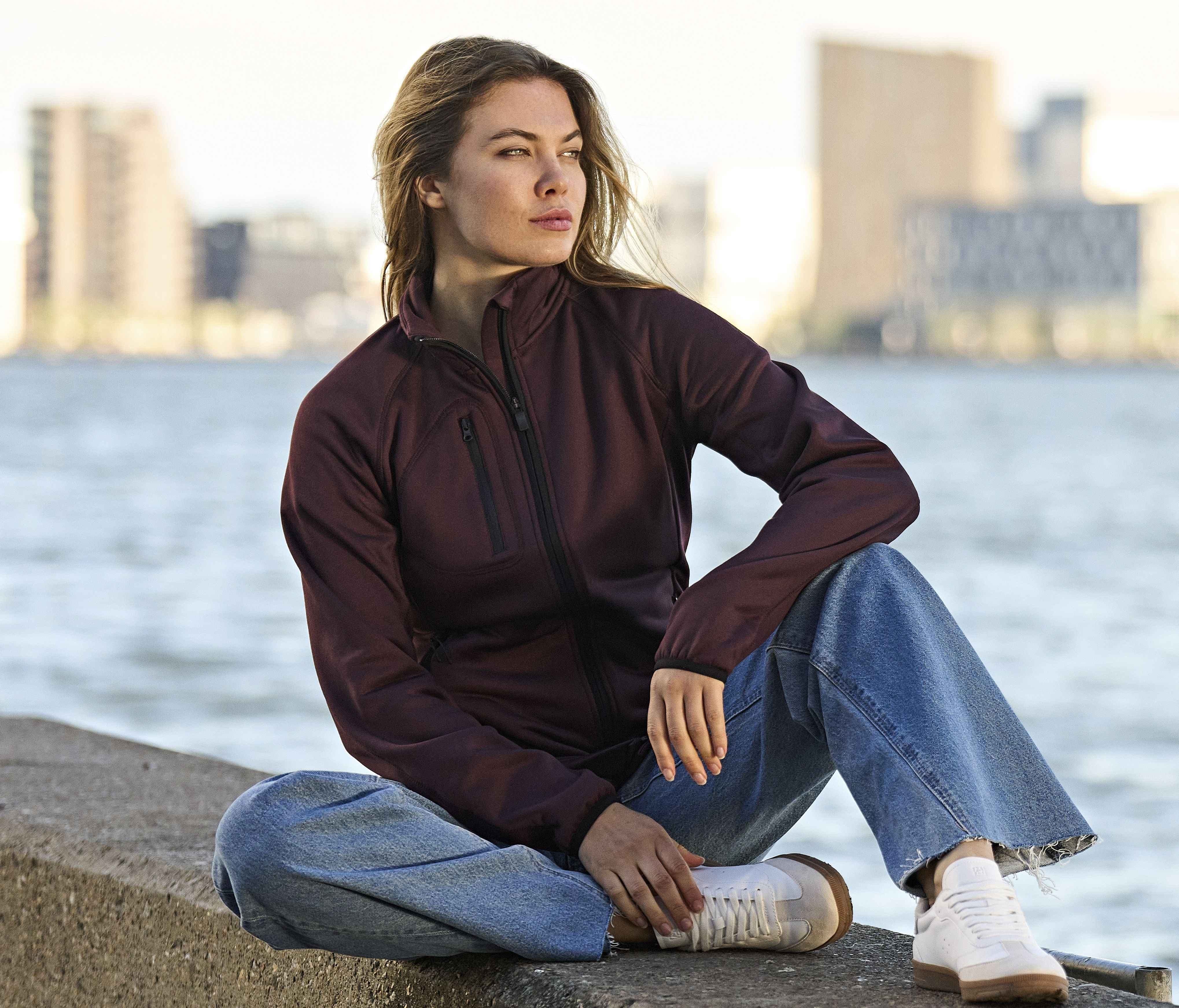 WOMEN'S STRETCH FLEECE