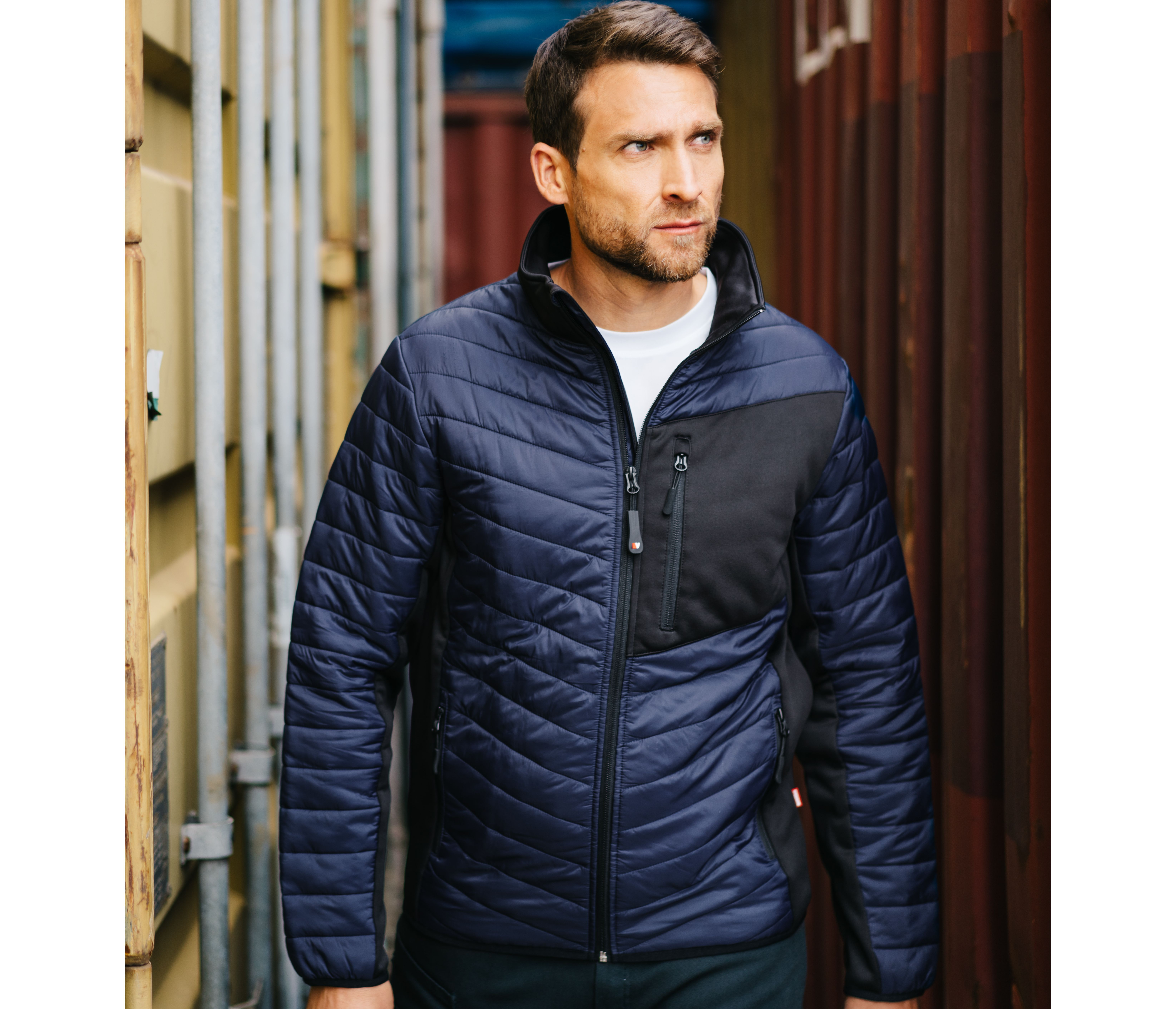 LIGHTWEIGHT PADDED JACKET