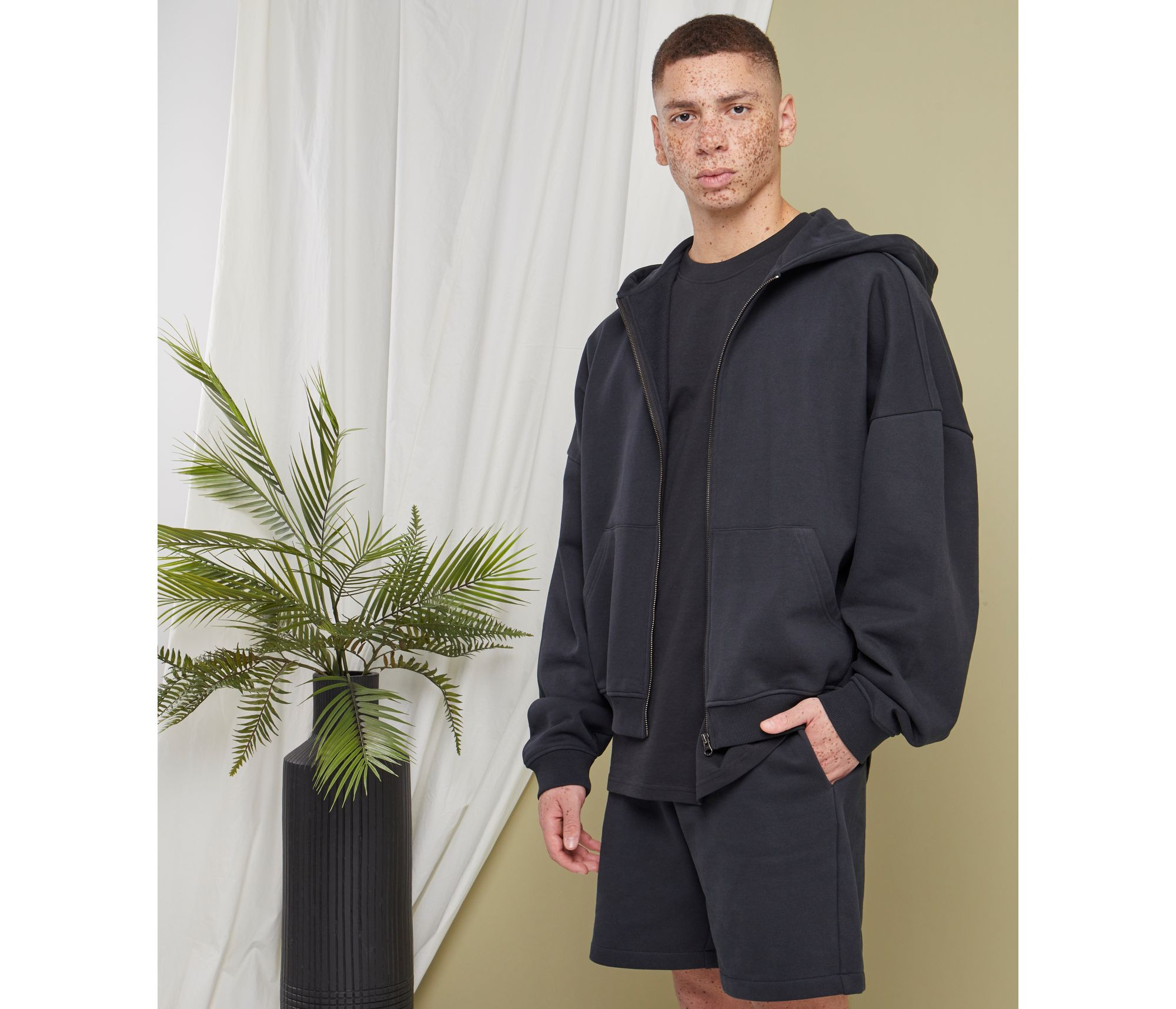 ULTRA HEAVY SWEATSHORTS