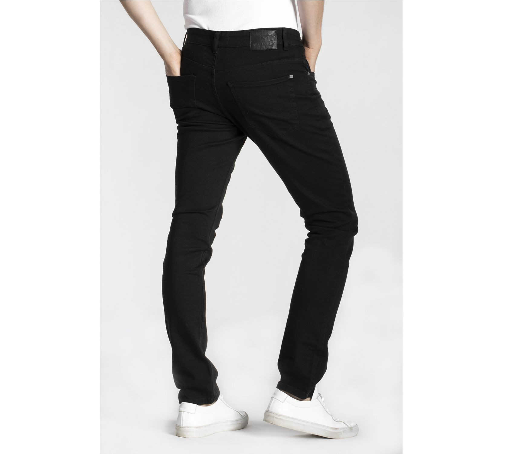 MEN'S FITTED JEANS